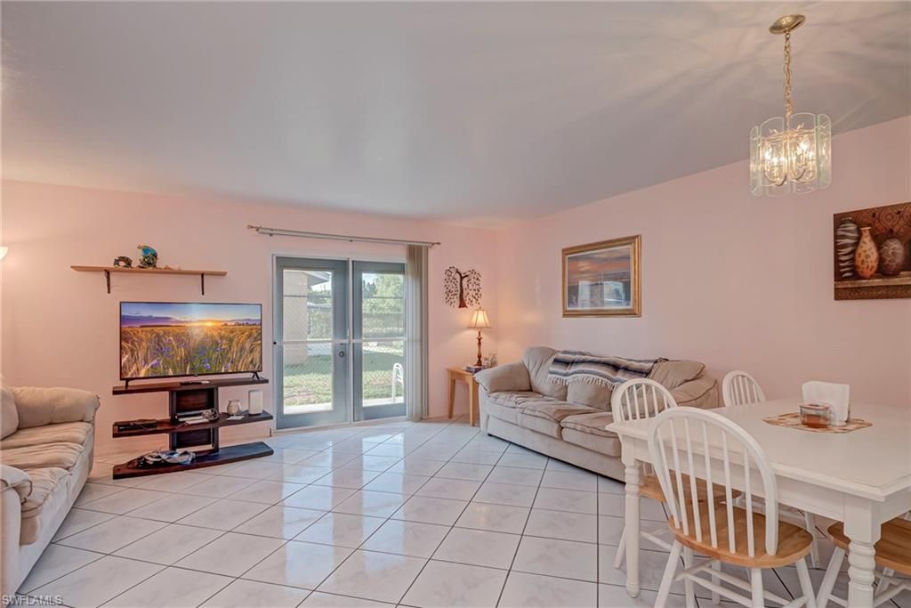 Image 2 of property listing at 1005 SW 48th TER # 2, Cape Coral, FL 33914