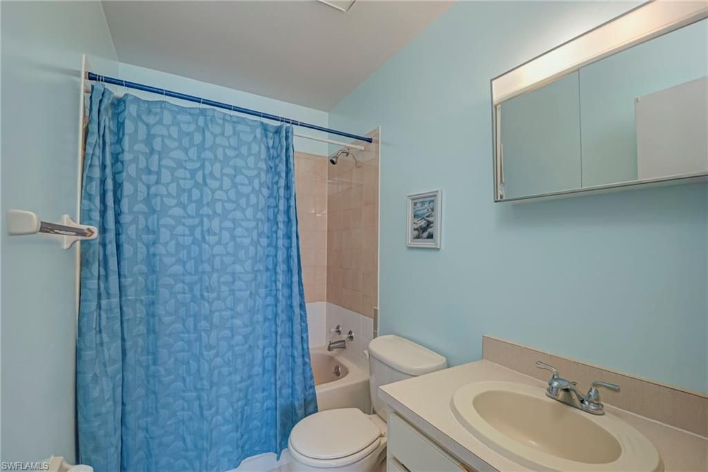 Image 20 of property listing at 1005 SW 48th TER # 2, Cape Coral, FL 33914