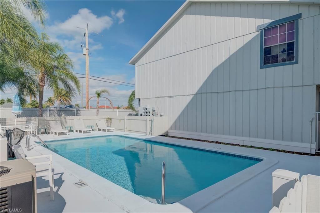 Image 21 of property listing at 1005 SW 48th TER # 2, Cape Coral, FL 33914