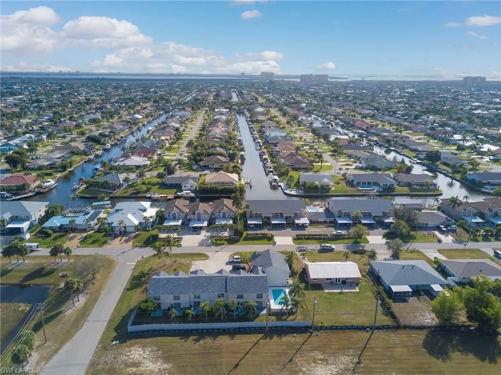 Image 26 of property listing at 1005 SW 48th TER # 2, Cape Coral, FL 33914