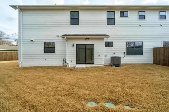 1500 Sylvan Glade 1B, Austin, TX 78745