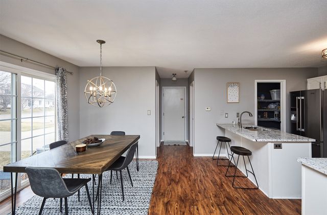 4425 Mills Civic Parkway 204, West Des Moines, IA 50265