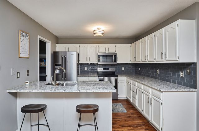 4425 Mills Civic Parkway 204, West Des Moines, IA 50265