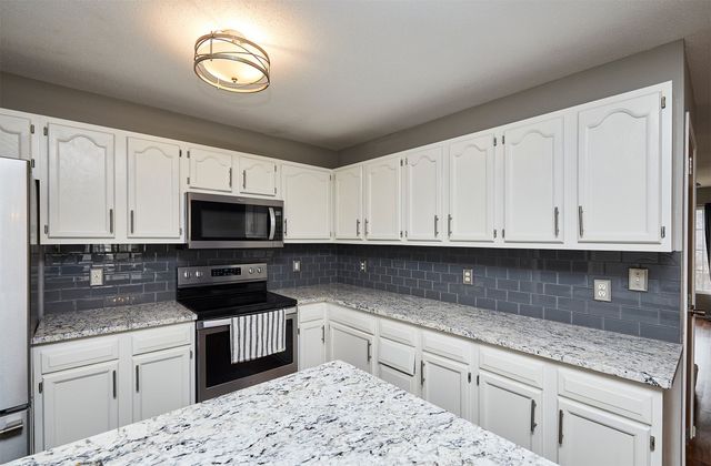 4425 Mills Civic Parkway 204, West Des Moines, IA 50265