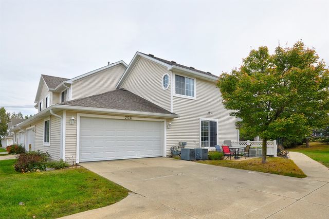 4425 Mills Civic Parkway 204, West Des Moines, IA 50265