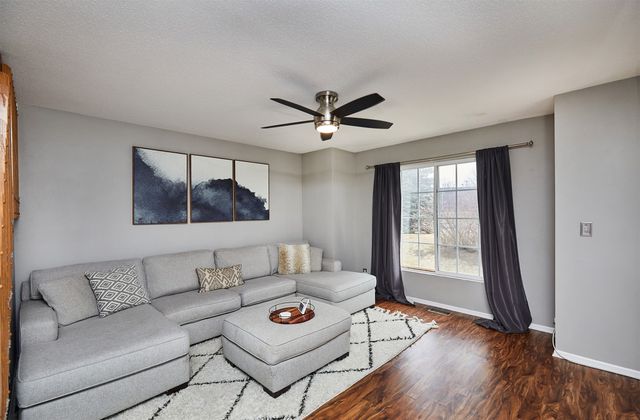 4425 Mills Civic Parkway 204, West Des Moines, IA 50265