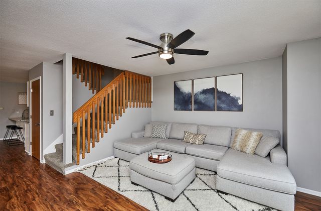 4425 Mills Civic Parkway 204, West Des Moines, IA 50265