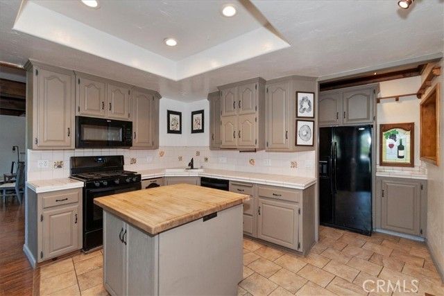 948 Arbula, Crestline, CA 92325