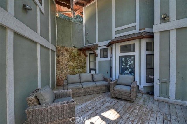 948 Arbula, Crestline, CA 92325