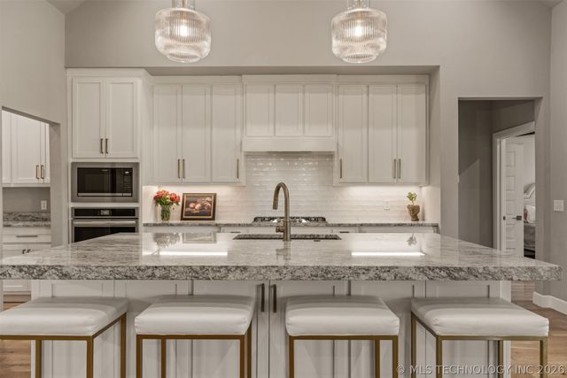 13606 S 21st Place E, Bixby, OK 74008