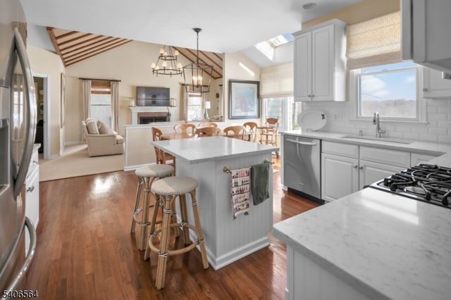 36 Vanderveer Dr, Bernards Twp., NJ 07920