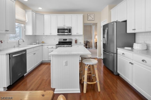 36 Vanderveer Dr, Bernards Twp., NJ 07920