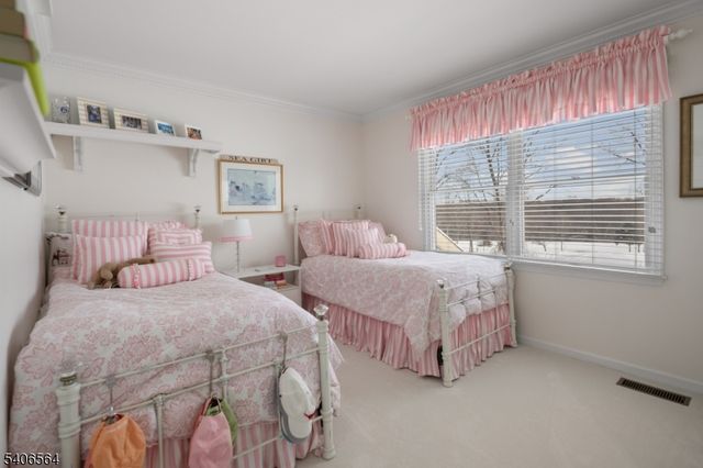 36 Vanderveer Dr, Bernards Twp., NJ 07920
