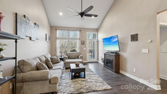 146 Unit C Beacon Drive C, Mooresville, NC 28117