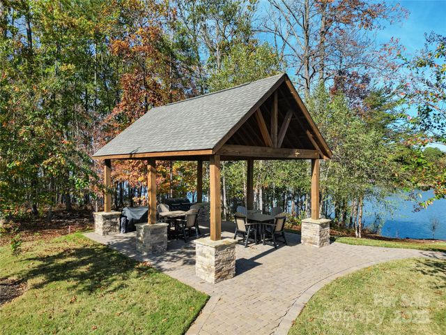 146 Unit C Beacon Drive C, Mooresville, NC 28117