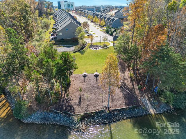 146 Unit C Beacon Drive C, Mooresville, NC 28117