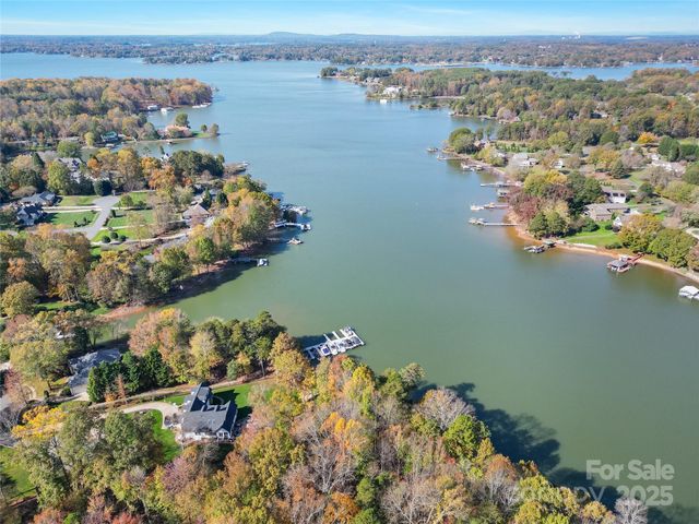 146 Unit C Beacon Drive C, Mooresville, NC 28117