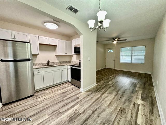 93 LEWIS Street, Atlantic Beach, FL 32233