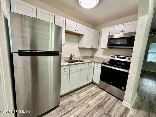 93 LEWIS Street, Atlantic Beach, FL 32233