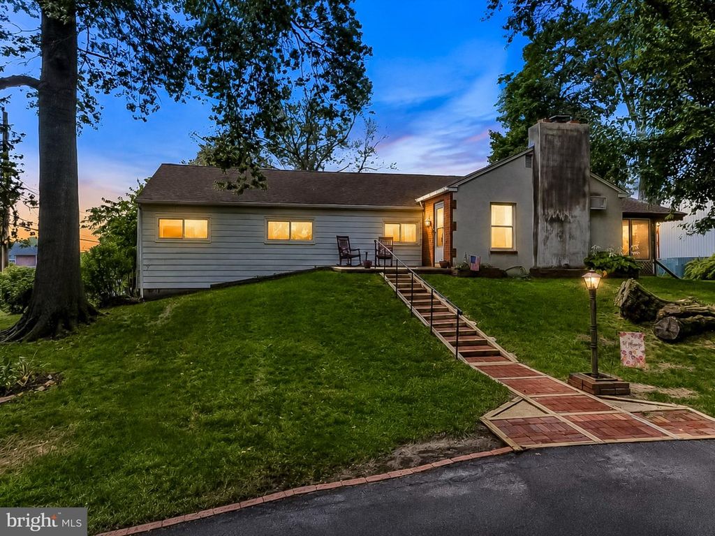 4 N GARFIELD AVE, GLENOLDEN, PA 19036 — photo 3