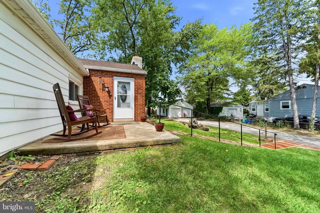 4 N GARFIELD AVE, GLENOLDEN, PA 19036 — photo 5