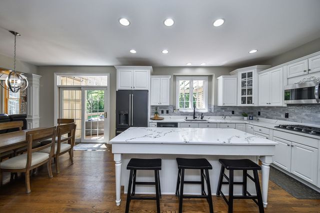 7N570 Stevens Glen Road, St. Charles, IL 60175