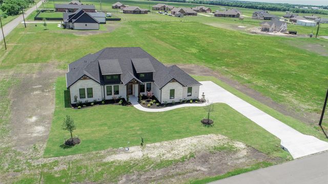 860 Alondrita Street, Celeste, TX 75423