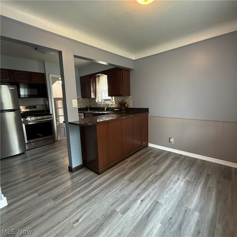 7715 Renwood Drive, Parma, OH 44129