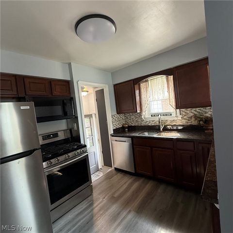 7715 Renwood Drive, Parma, OH 44129