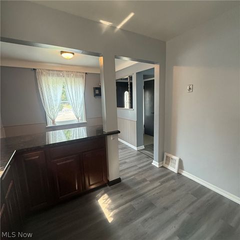 7715 Renwood Drive, Parma, OH 44129