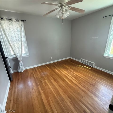 7715 Renwood Drive, Parma, OH 44129