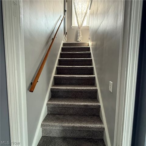 7715 Renwood Drive, Parma, OH 44129