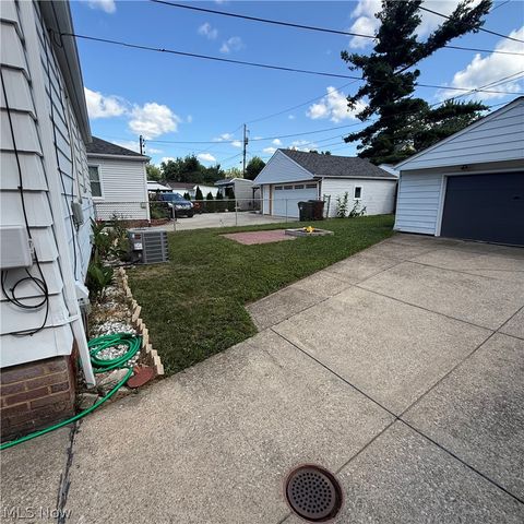 7715 Renwood Drive, Parma, OH 44129