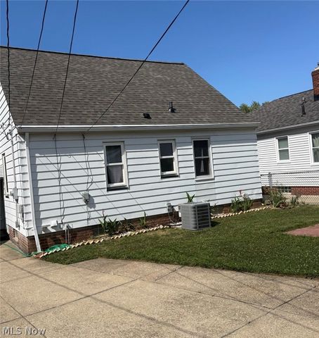 7715 Renwood Drive, Parma, OH 44129