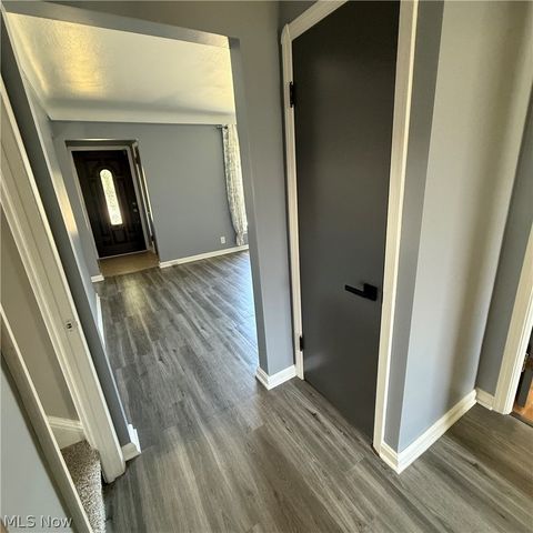 7715 Renwood Drive, Parma, OH 44129