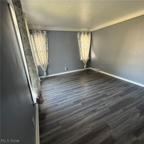 7715 Renwood Drive, Parma, OH 44129