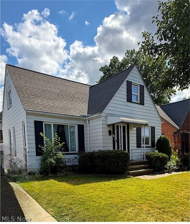 7715 Renwood Drive, Parma, OH 44129