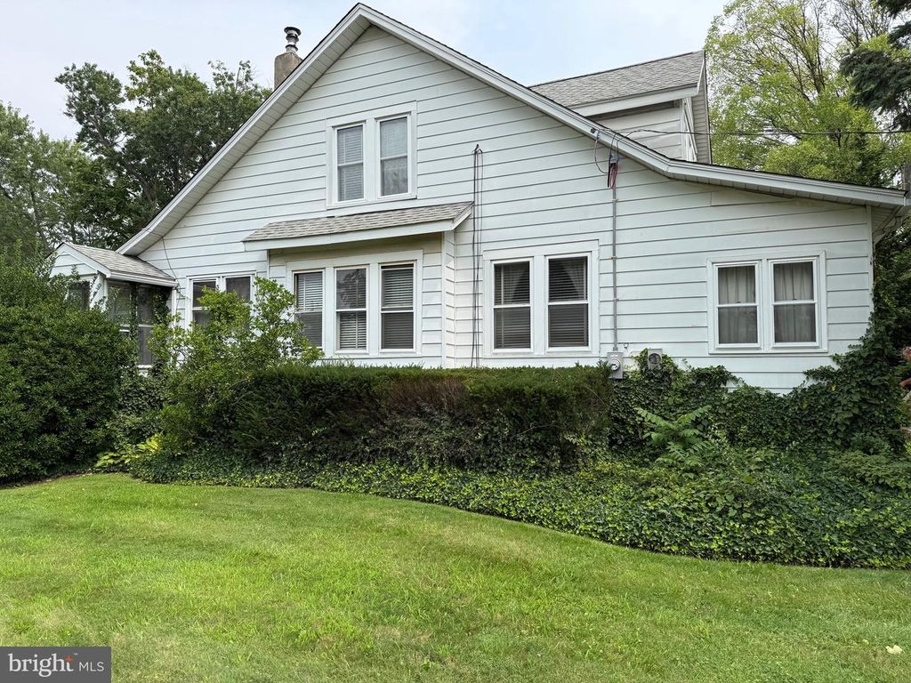 1016 MEETINGHOUSE RD, UPPER CHICHESTER, PA 19061 — exterior
