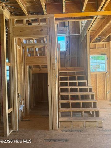 607 Burrington Avenue, Southport, NC 28461