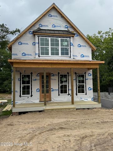 607 Burrington Avenue, Southport, NC 28461