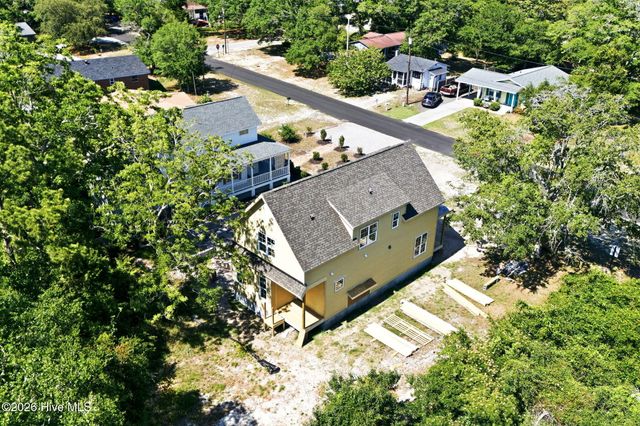 607 Burrington Avenue, Southport, NC 28461