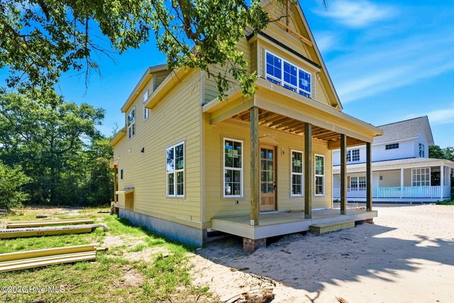 607 Burrington Avenue, Southport, NC 28461