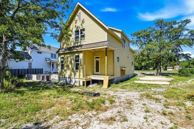 607 Burrington Avenue, Southport, NC 28461