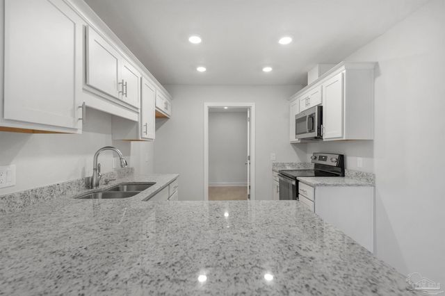 901 Rentz Ave, Pensacola, FL 32507