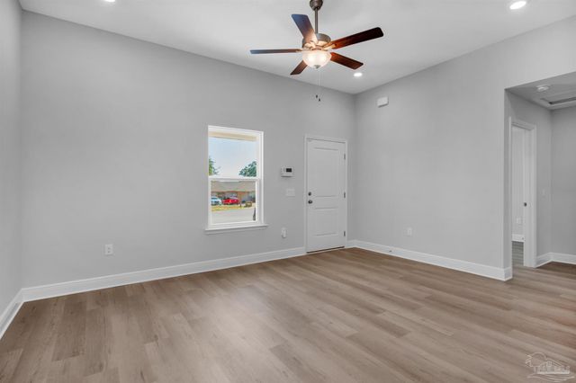 901 Rentz Ave, Pensacola, FL 32507