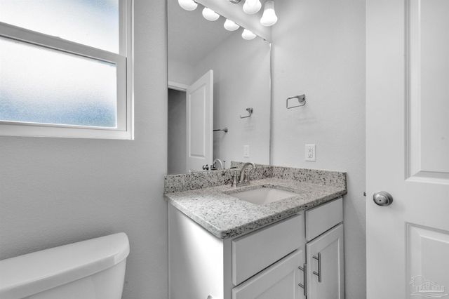 901 Rentz Ave, Pensacola, FL 32507