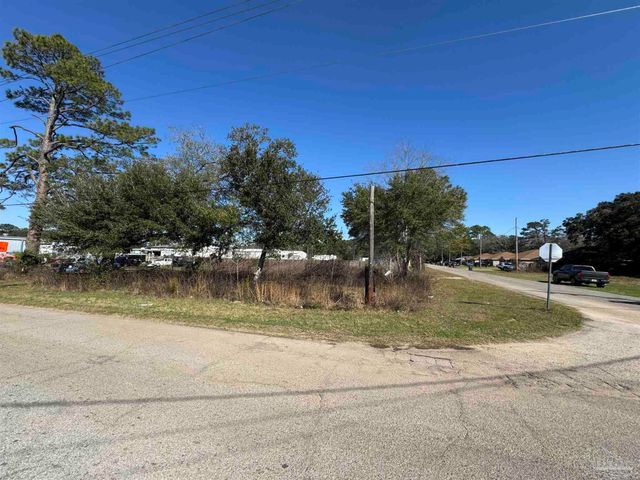 901 Rentz Ave, Pensacola, FL 32507