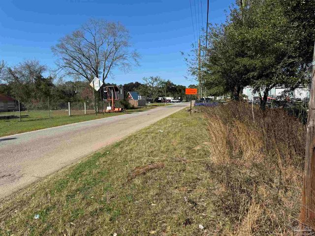 901 Rentz Ave, Pensacola, FL 32507