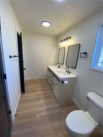 6668 Wedington Drive, Fayetteville, AR 72704