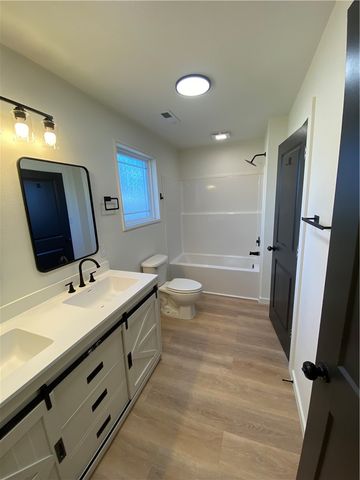 6668 Wedington Drive, Fayetteville, AR 72704